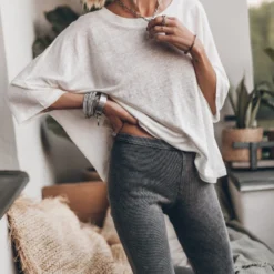 The White Loose Linen T-Shirt -Mikuta Store IMG 0415 63673e5b f360 45ca 9062 8565db7eaa5c scaled