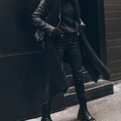 The Black Coated Jeans -Mikuta Store IMG 6573 7f3285fc c64e 400c a09f 3eaf599607fb scaled