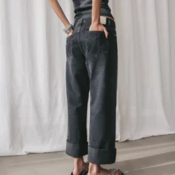 The Black Baggy Jeans 15 The Black Baggy Jeans -Mikuta Store mikuta black baggy jeans dark faded standard tank top zebra leather sandals aya f SS25 2780 scaled