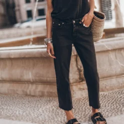 The Black Cropped Straight Jeans 13 The Black Cropped Straight Jeans -Mikuta Store mikuta black cropped straight jeans 7464 scaled