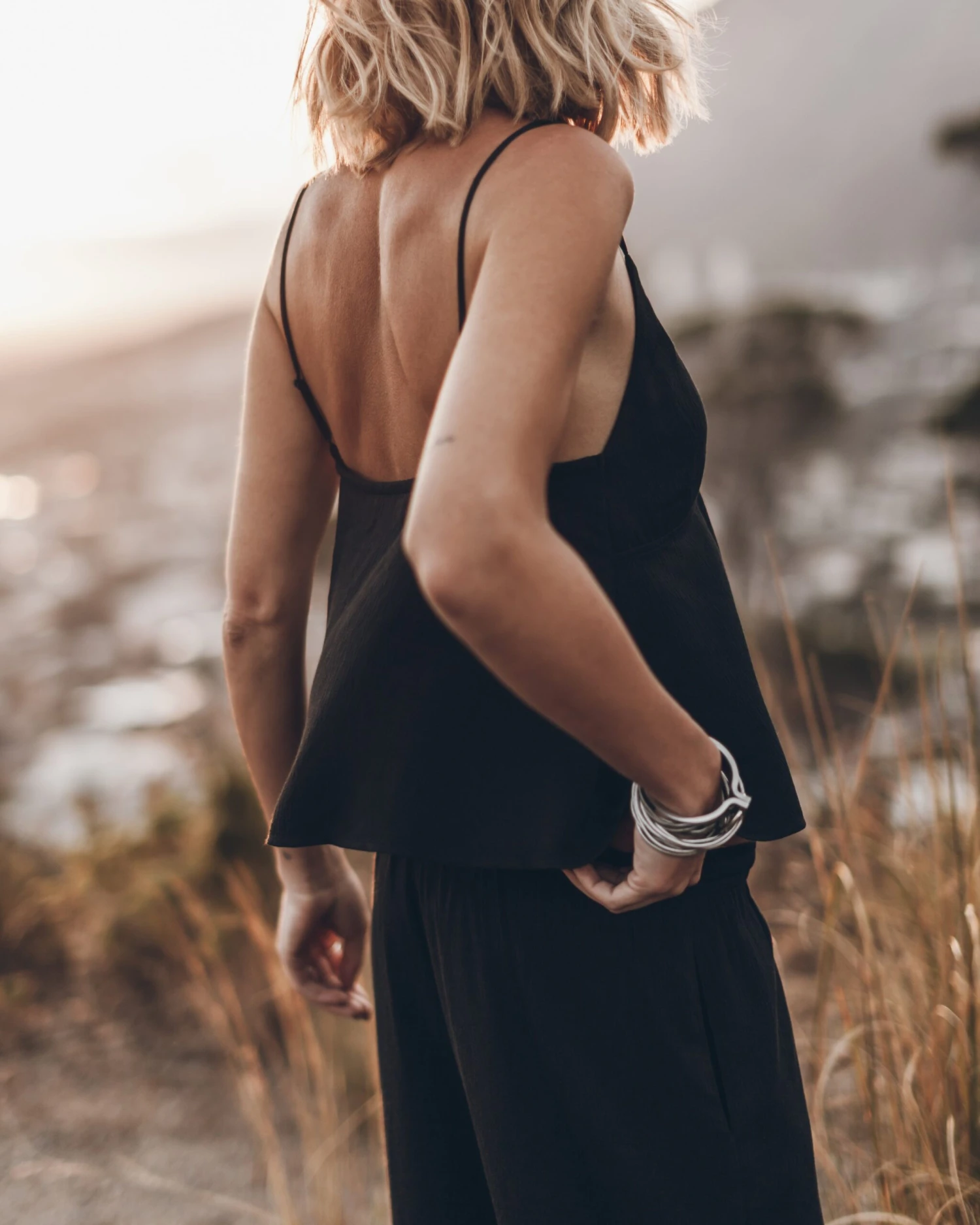 The Black Flowy Tank Top 5 The Black Flowy Tank Top - Image 3