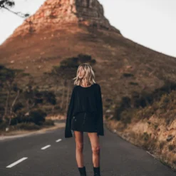 The Black Loose Linen Longsleeve