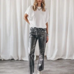 The Black Shimmer Straight Jeans -Mikuta Store mikuta black shimmer straight jeans model lara 0580 82cd1049 203e 4c33 9146 27fcb120230c scaled