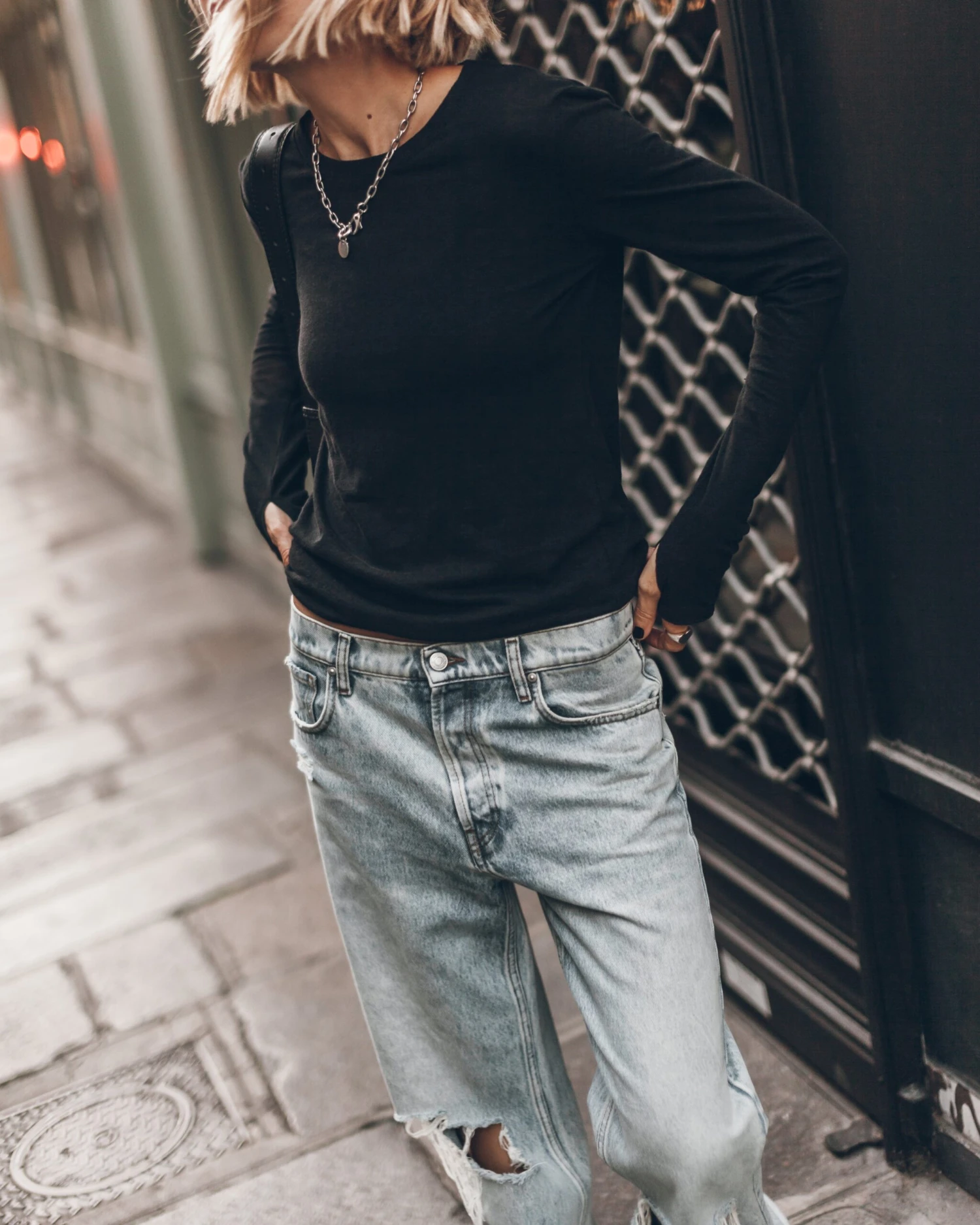 The Black Thin Linen Longsleeve 5 The Black Thin Linen Longsleeve - Image 3