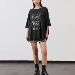 The Dark Kiss Long Loose T-Shirt 9 The Dark Kiss Long Loose T-Shirt -Mikuta Store mikuta dark kiss long loose t shirt silver coated leather skirt black biker boots model lisa 1 scaled