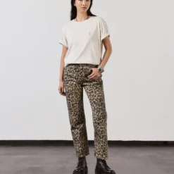 The Leo Cropped Straight Jeans -Mikuta Store mikuta leo cropped straight jeans off white self love vintage t shirt black laced leather boots model lisa 3 scaled