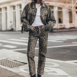 The Leo Cropped Straight Jeans -Mikuta Store mikuta leo denim jacket leo cropped straight jeans white standard tank top black platform sneakers model vanessa 5143 d8fce265 9097 4754 aff3 ee6fad85c7f5 scaled