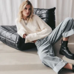 The Blue Baggy Jeans 13 The Blue Baggy Jeans -Mikuta Store mikuta light soft knitted sweater blue baggy jeans black laced leather boots marie c SS25 0946 1 scaled