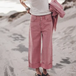 The Pink Baggy Jeans 12 The Pink Baggy Jeans -Mikuta Store mikuta pink cropped denim jacket pink baggy jeans white regular cotton t shirt black studded leather sandals 4179 scaled