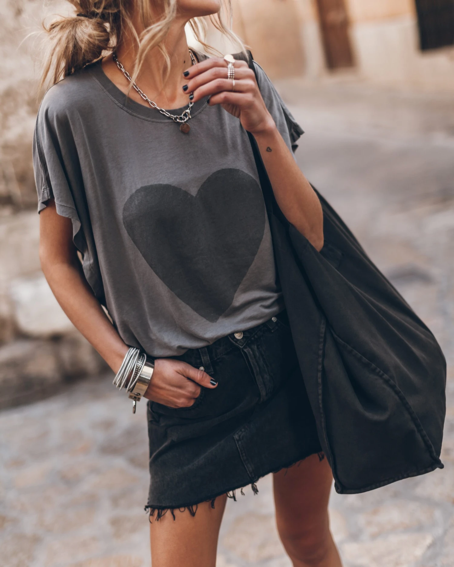 Mikuta Store 35 Mikuta Store -Mikuta Store mikuta stone short batwing heart t shirt 6158 48c51bd7 10aa 4520 9e7f 5dc9646b8248 scaled