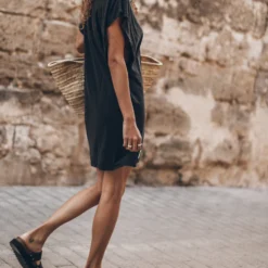 The Dark Short Batwing Dress -Mikuta Store mikuta the dark short batwing dress the black leather buckle sandals the large cesta bag aina b SS25 0200 scaled