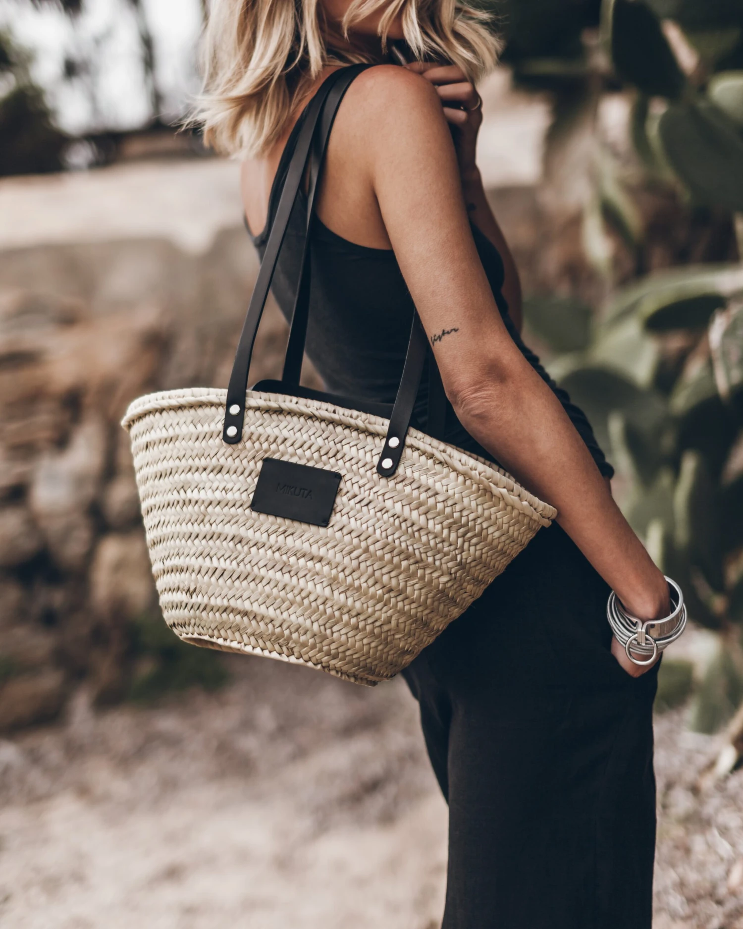 The Black Loose Linen Pants 5 The Black Loose Linen Pants - Image 3